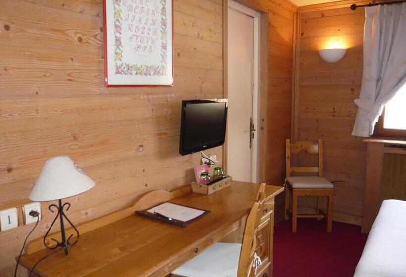 غرفة قياسية ثلاثية, Le Caprice Des Neiges