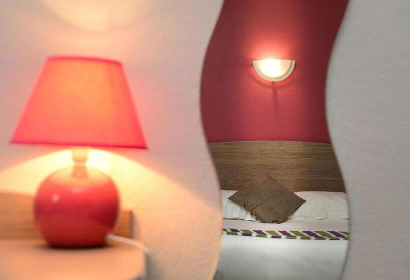 غرفة عائلية, Logis Hôtel Andreinia & Cabanes