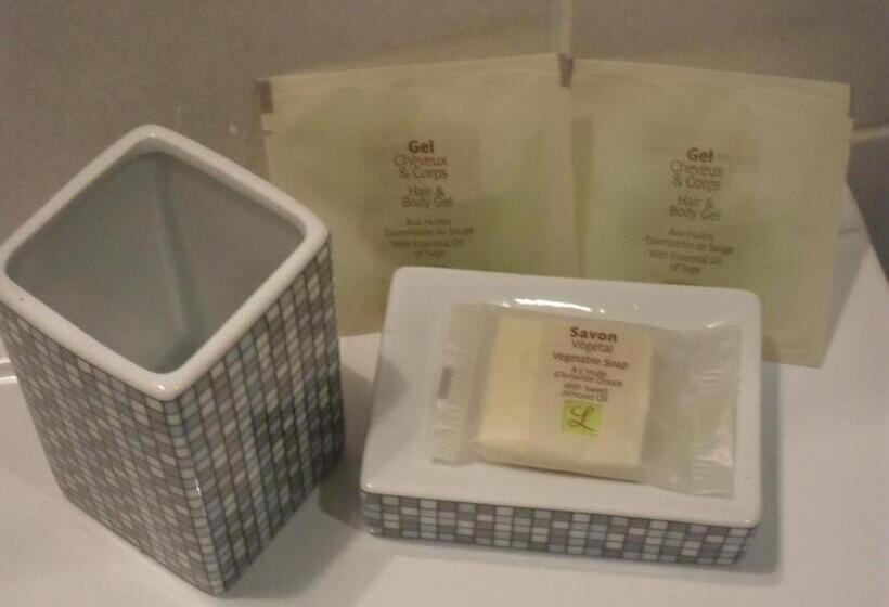 غرفة عائلية, Logis Hôtel Andreinia & Cabanes