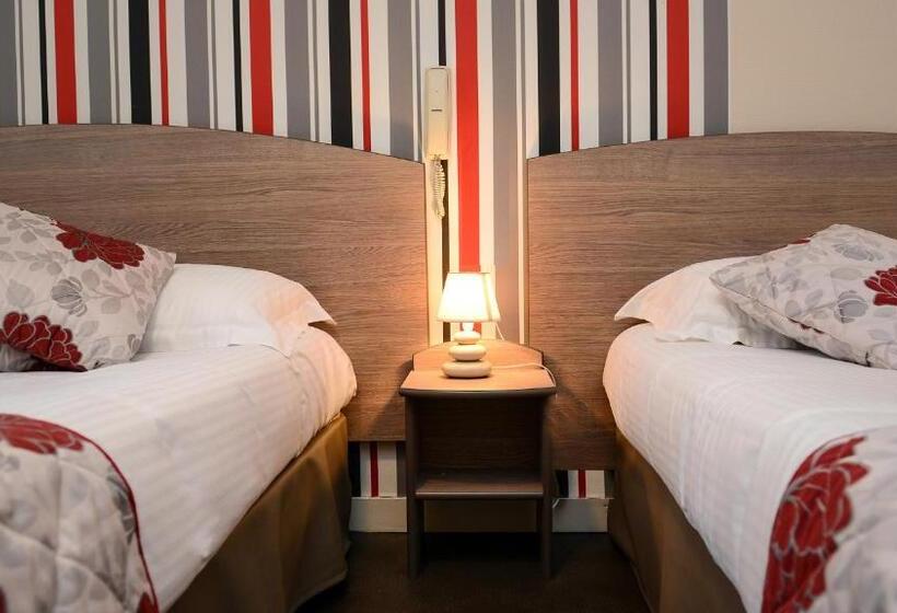 غرفة قياسية ثلاثية, Logis Hôtel Andreinia & Cabanes