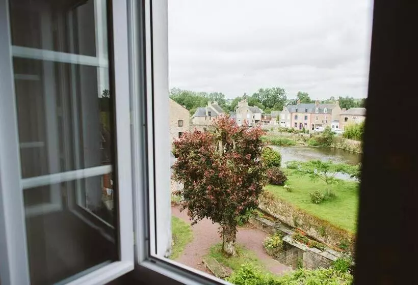 ガーデンビュースタンダードルーム, Logis Auberge De La Sélune