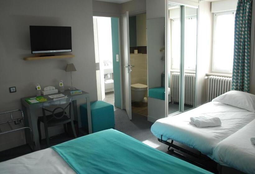 חדר סטנדרט לארבעה, Logis Auberge De La Sélune