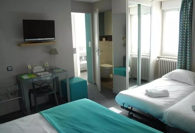 スタンダード４人部屋, Logis Auberge De La Sélune