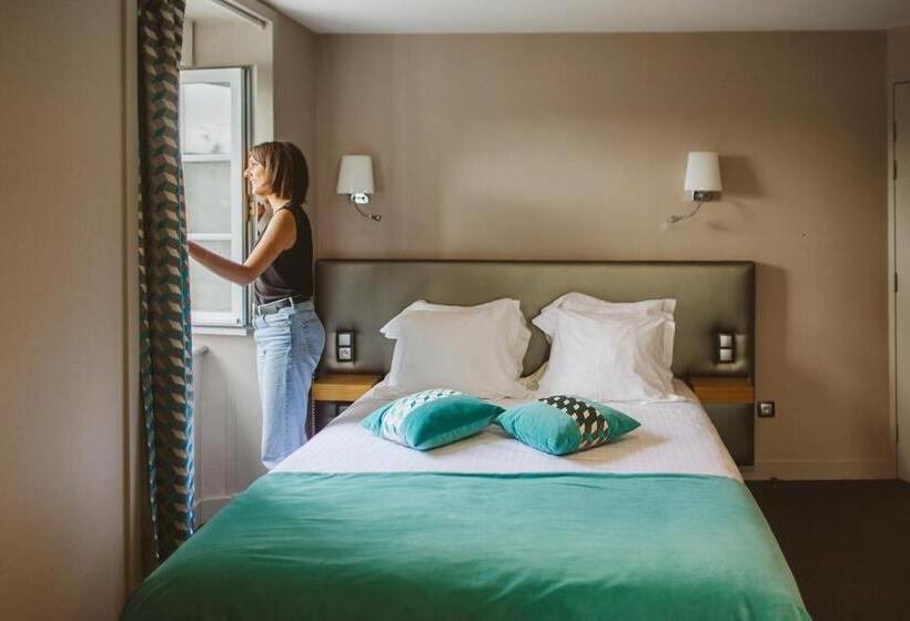 חדר סטנדרט לארבעה, Logis Auberge De La Sélune