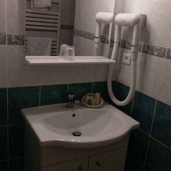 Номер Стандарт Трехместный, Logis De L Europe Restaurant Le Cepage