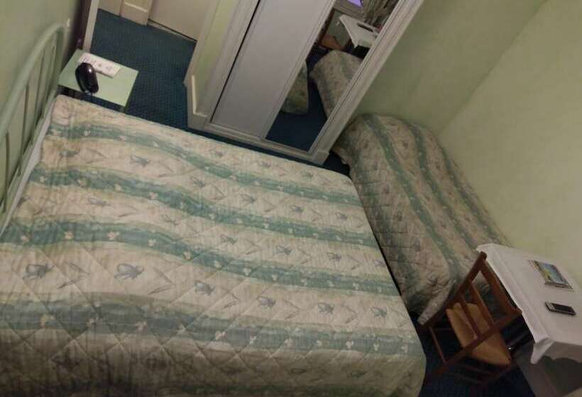 Номер Стандарт Трехместный, Logis De L Europe Restaurant Le Cepage