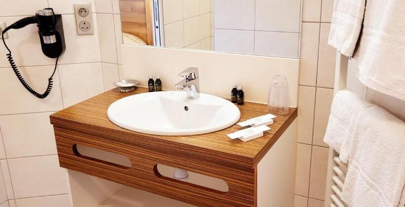 חדר סטנדרט לארבעה, Logis Hôtel De France