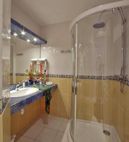 غرفة سوبيريور, Logis Hôtel Restaurant Le Fontarabie