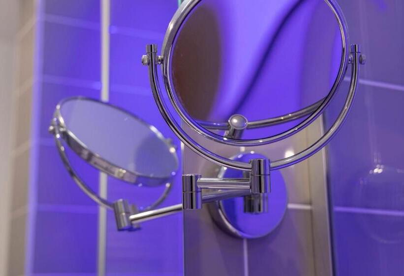 غرفة قياسية ثلاثية, Logis Hôtel Restaurant Le Fontarabie