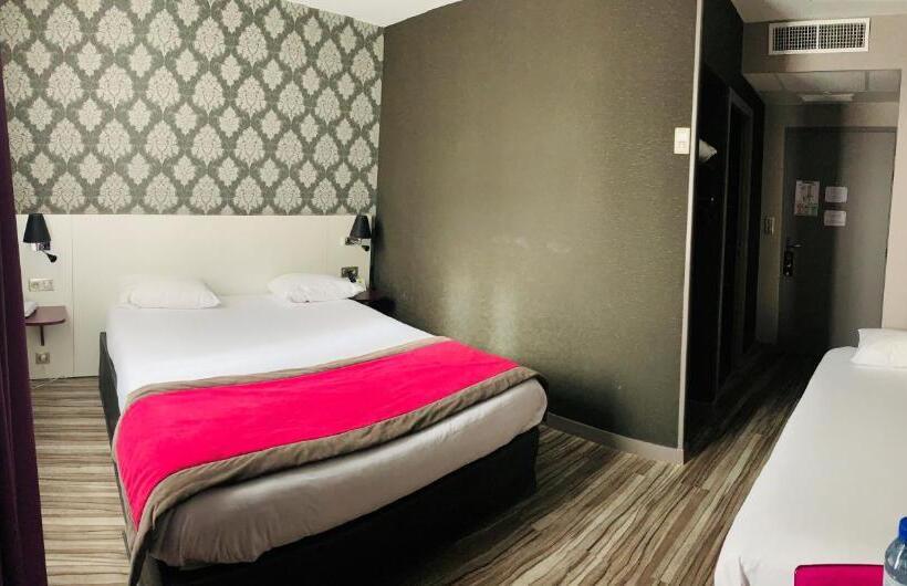 חדר סטנדרט לשלושה, Logis Hôtel Restaurant Le Fontarabie