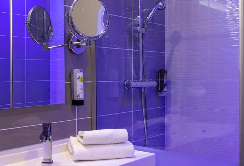 غرفة قياسية ثلاثية, Logis Hôtel Restaurant Le Fontarabie