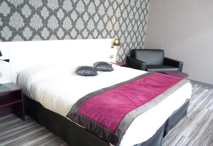 غرفة عائلية, Logis Hôtel Restaurant Le Fontarabie