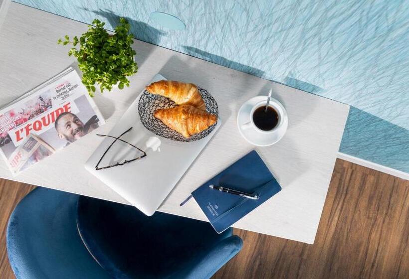 Номер Комфорт, Logis Hôtel Restaurant Le Fontarabie