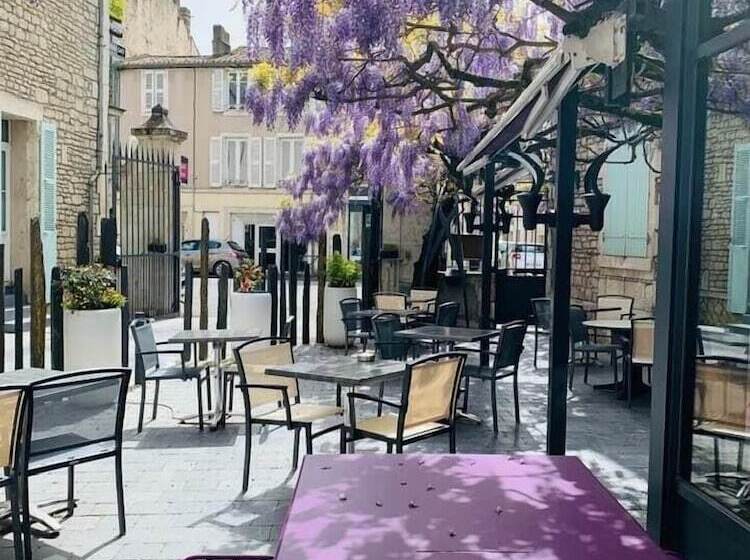 חדר קומפורט, Logis Hôtel Restaurant Le Fontarabie