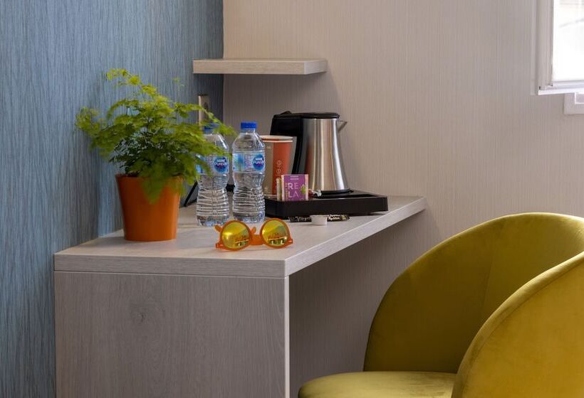 Номер Комфорт, Logis Hôtel Restaurant Le Fontarabie