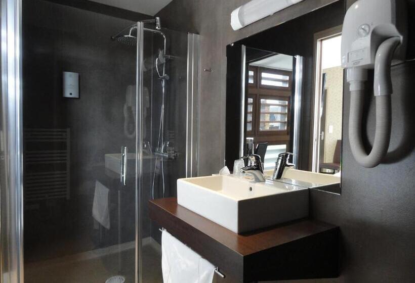 Номер Комфорт, Logis Hôtel Le Vert Galant