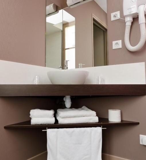 标准三人间, Logis Hôtel Le Vert Galant