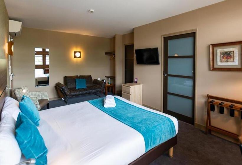 غرفة قياسية ثلاثية, Logis Hôtel Le Vert Galant