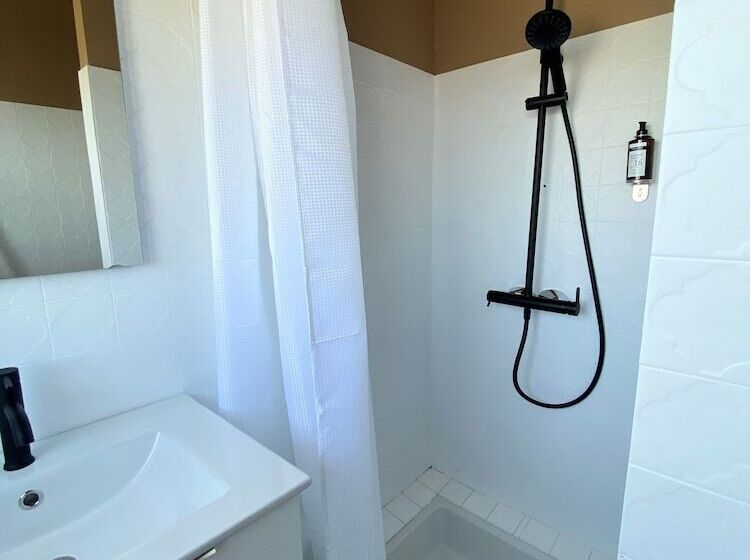 חדר אקונומי, Maison Des Dunes