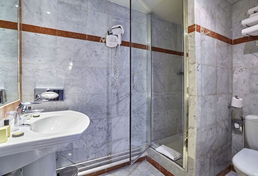 コンフォートルーム, Opera D Antin