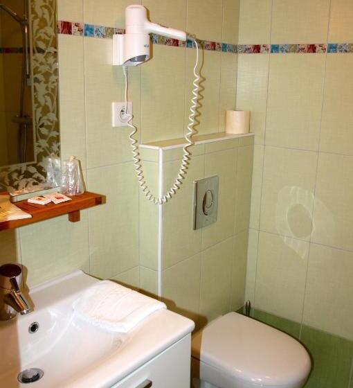 חדר סטנדרט לשלושה, Restaurant Des Deux Vallées