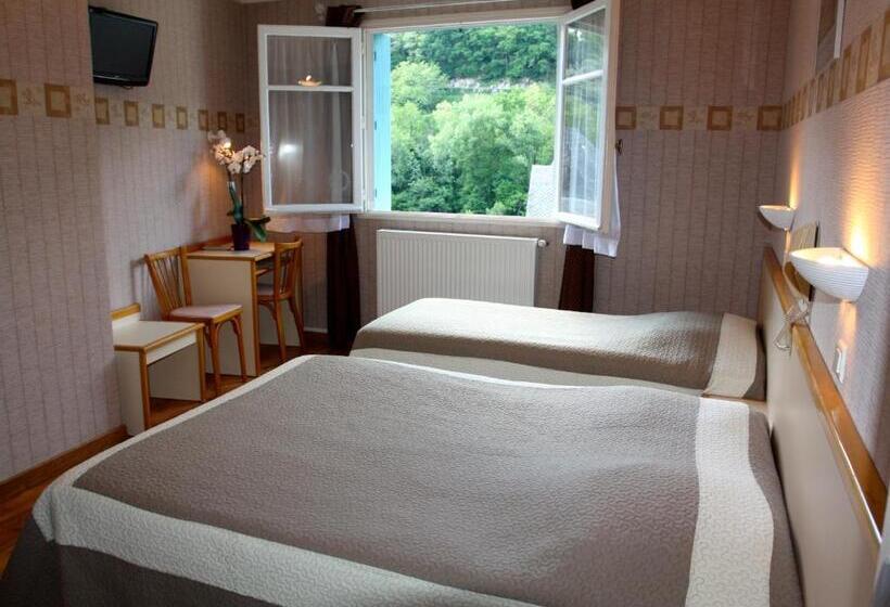 חדר סטנדרט לשלושה, Restaurant Des Deux Vallées