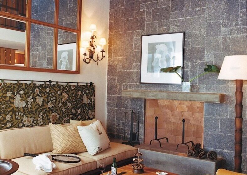 스위트, Carmelo Resort & Spa