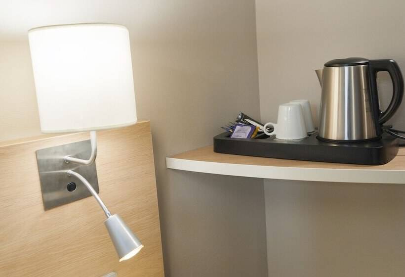 Номер Стандарт, Brit Hotel Mâcon Centre Gare