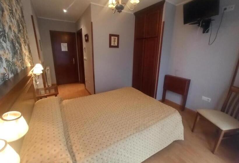 اتاق استاندارد, La Estrada