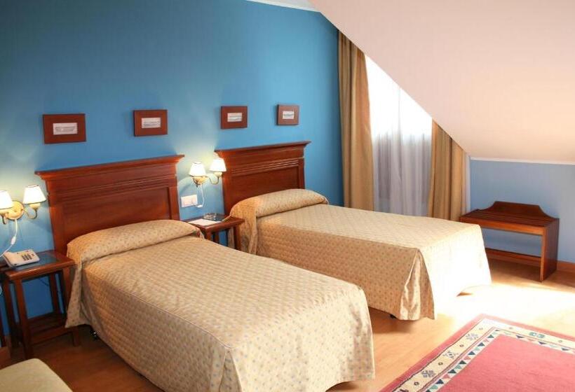 اتاق استاندارد, La Estrada