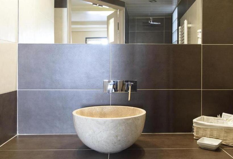 コンフォートルーム, Le Relais De Moustiers