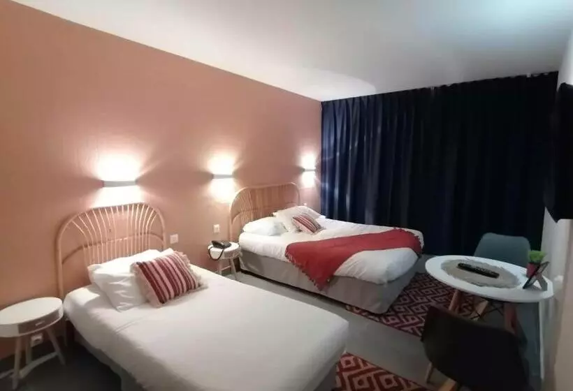 スタンダードトリプルルーム, Logis Hôtel & Restaurant Le Soleil D Or