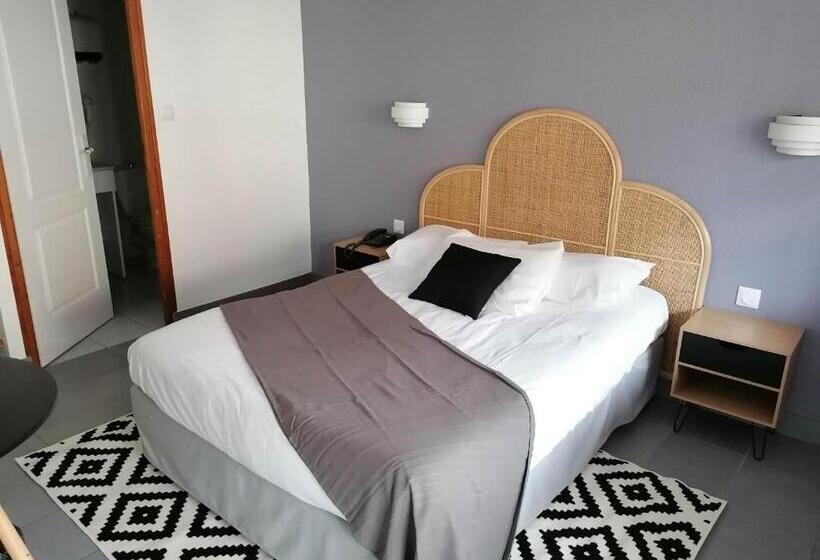 Номер Стандарт, Logis Hôtel & Restaurant Le Soleil D Or