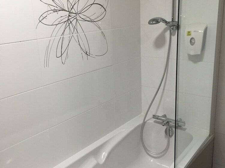 غرفة قياسية فردية, Logis Hotel Des Bourbons