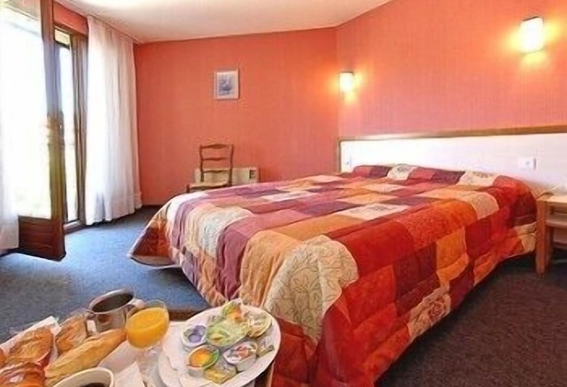 스탠다드 룸, Logis Hotel Restaurant Des Voyageurs