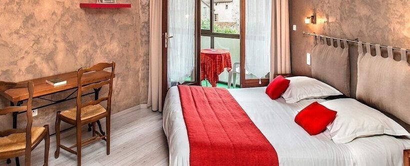 스탠다드 트리플 룸, Logis Hotel Restaurant Des Voyageurs