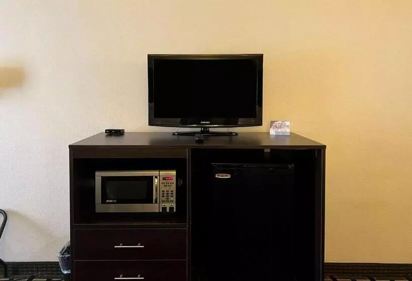 キングサイズベッドのスタンダードルーム, Quality Inn Elkton St. Augustine South