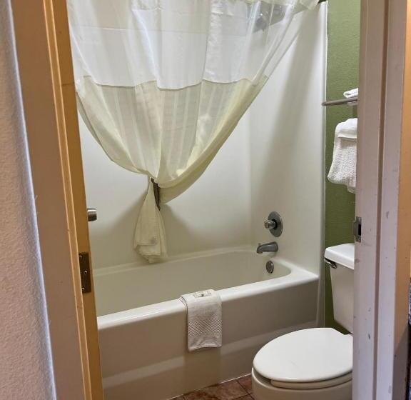 غرفة قياسية رباعية, Quality Inn Elkton St. Augustine South