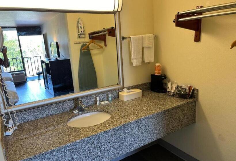 غرفة قياسية رباعية, Quality Inn Elkton St. Augustine South