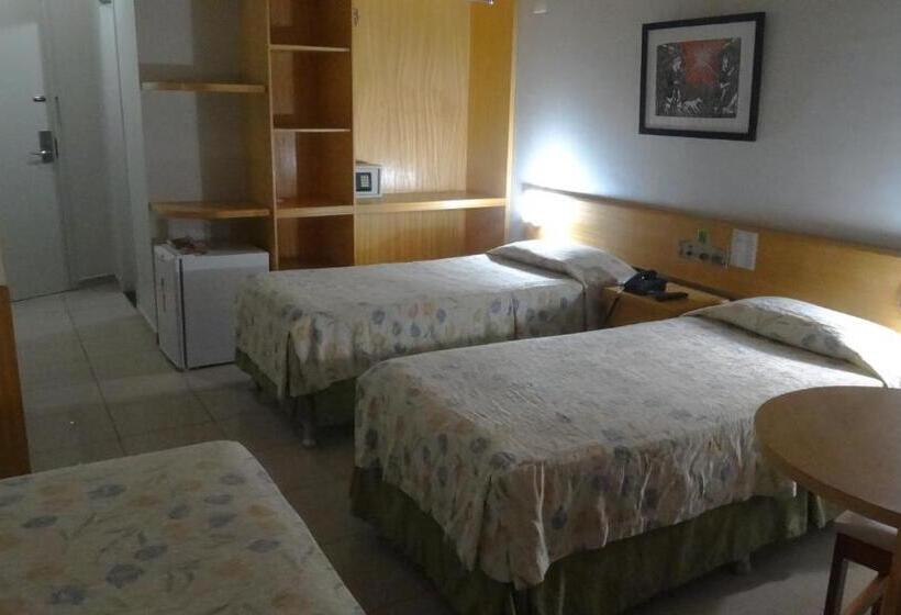 标准三人间, Rede Andrade Onda Mar