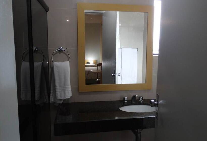 标准三人间, Rede Andrade Onda Mar