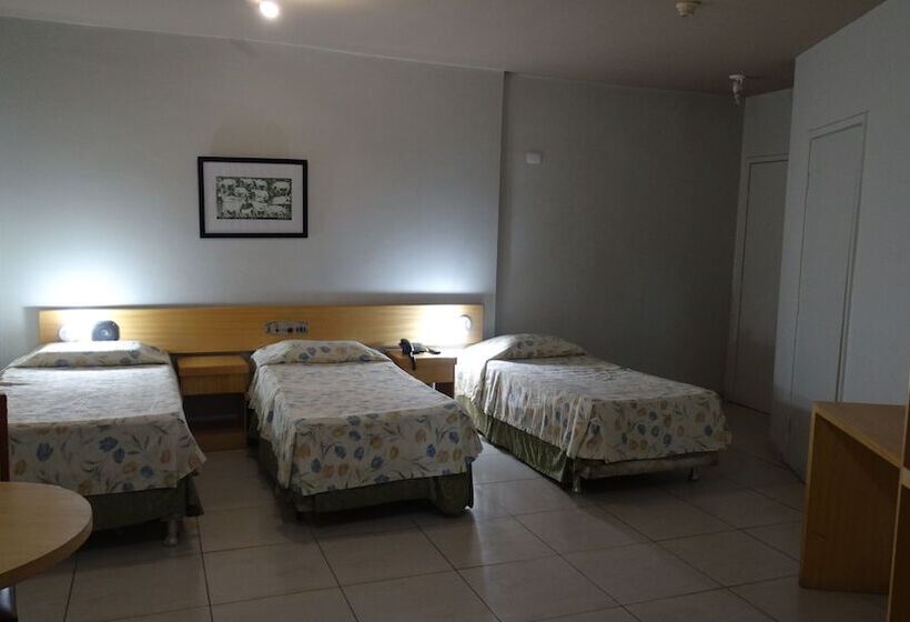 标准三人间, Rede Andrade Onda Mar