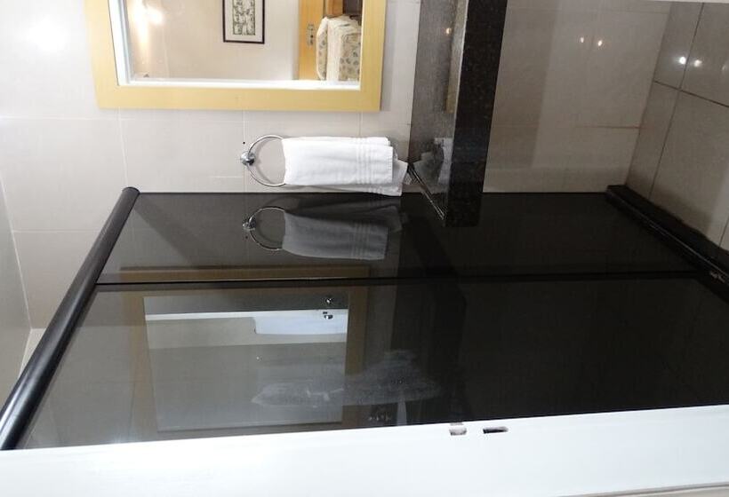 标准三人间, Rede Andrade Onda Mar