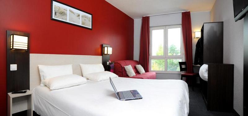 חדר סטנדרט לשלושה, L Eaubonne