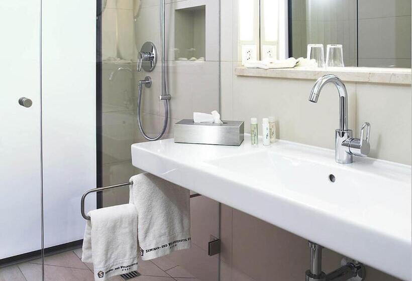 带阳台的高级房间, Wellness Hotel Stoos