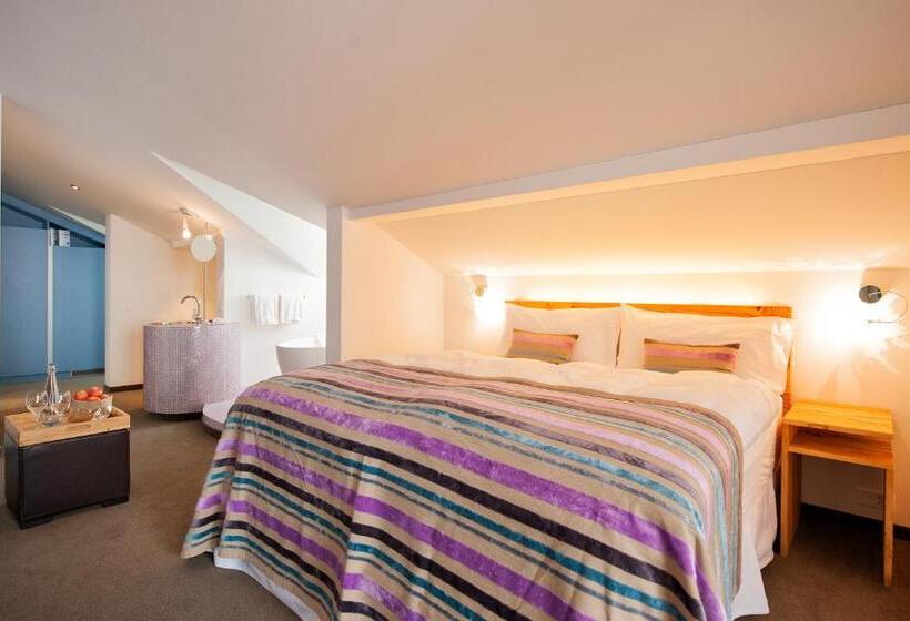 سوییت جونیور با بالکن, Wellness Hotel Stoos