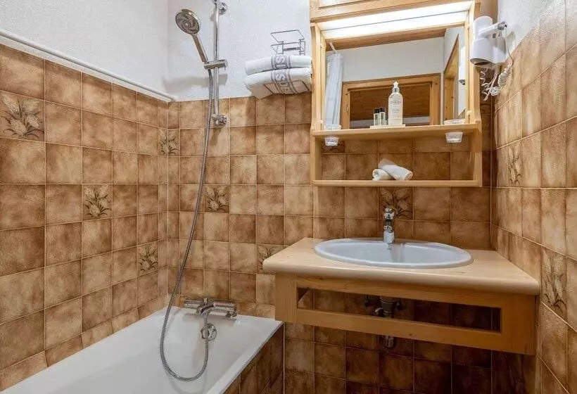 اتاق راحتی سه تخته, Hôtel Les Côtes, Résidence Loisirs Et Chalets