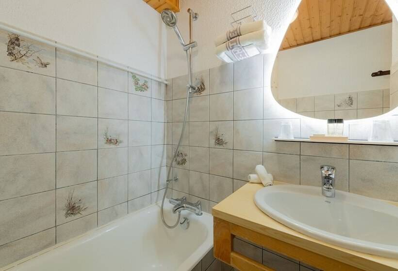 اتاق راحتی سه تخته, Hôtel Les Côtes, Résidence Loisirs Et Chalets