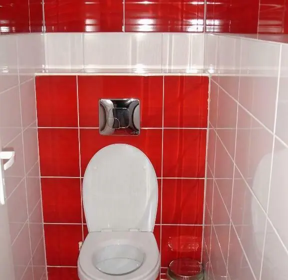 Standardzimmer Geteiltes Bad, Guľa