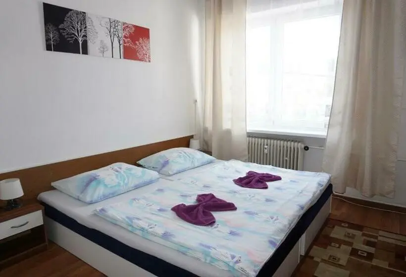Standardzimmer Geteiltes Bad, Guľa